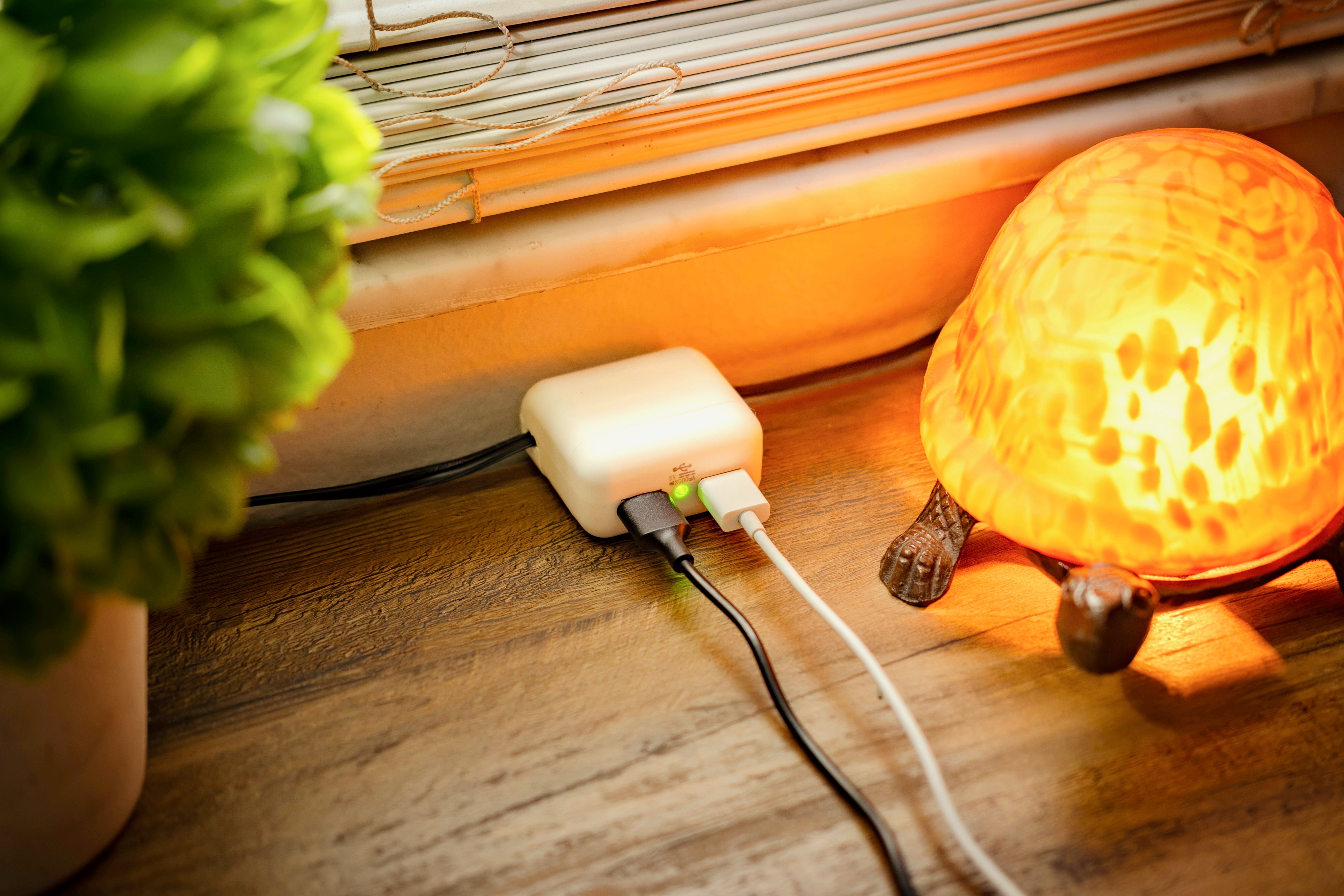 Clamp N Charge: USB Charging Station with Dual USB-A and USB-C Ports